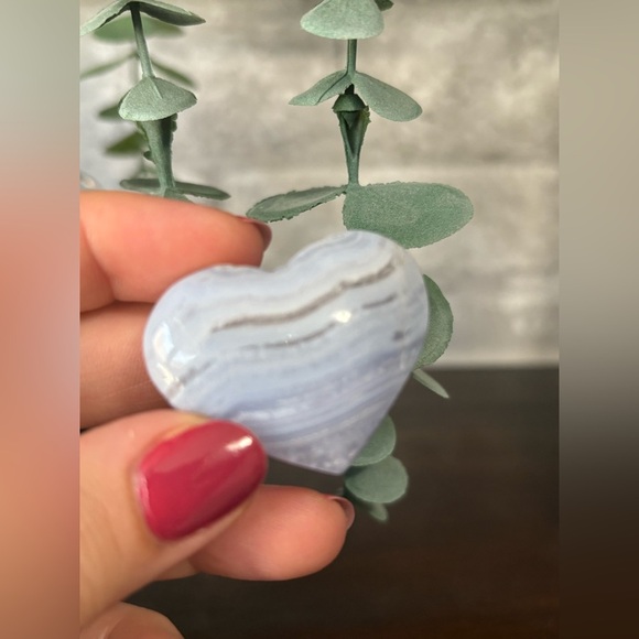 Blue lace Agate Heart - beautiful for decor or energy healing blue lace crystal - Picture 3 of 7